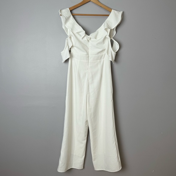 LuLu’s Doozy White Ruffled Wide Leg Off The Shoulder Jumpsuit size small - Picture 11 of 12
